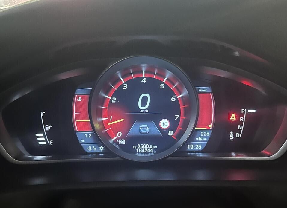 Volvo V40 Cross Country, I 2.0 AT (213 л.с.) 4WD