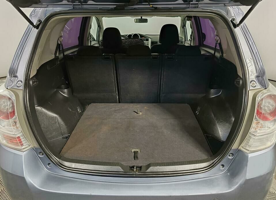 Toyota Verso 1.8 CVT (147 л.с.)