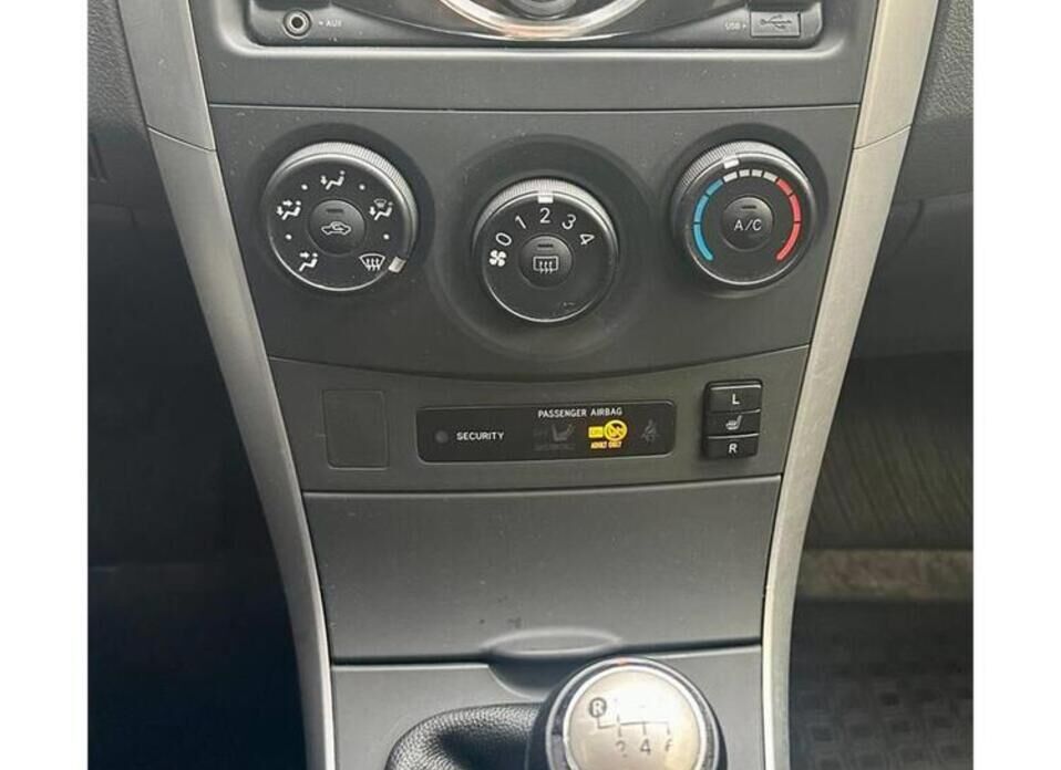 Toyota Corolla, X (E140, E150) Рестайлинг 1.6 MT (124 л.с.)