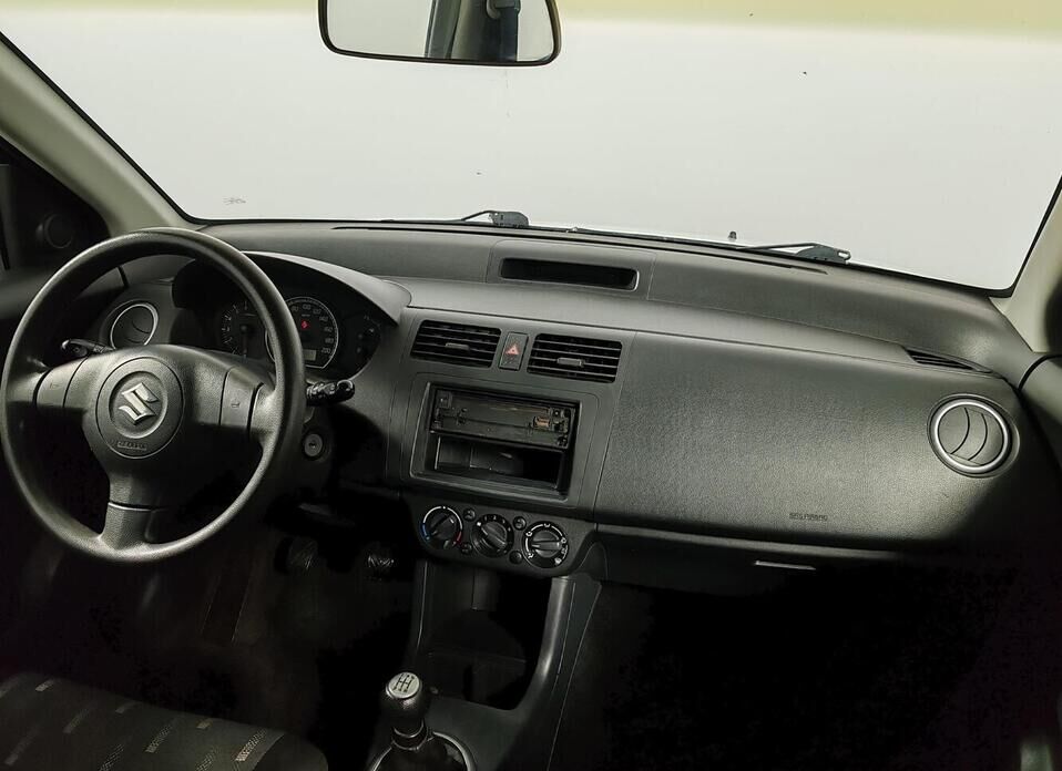 Suzuki Swift, III 1.3 MT (92 л.с.)