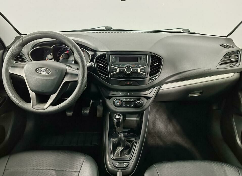 LADA (ВАЗ) Vesta 1.6 MT (106 л.с.)