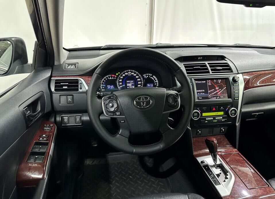 Toyota Camry, VII (XV50) 2.5 AT (181 л.с.)