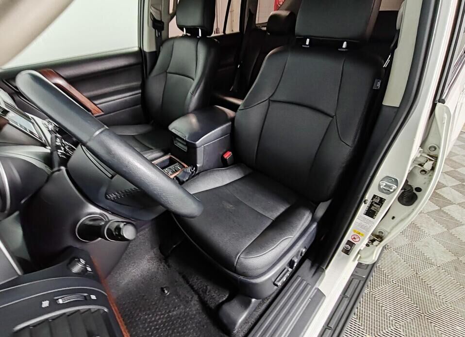 Toyota Land Cruiser Prado, 150 Series Рестайлинг 1 3.0d AT (173 л.с.) 4WD