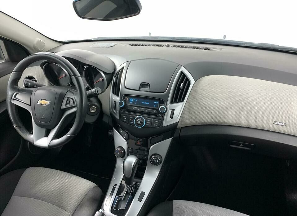 Chevrolet Cruze 1.6 AT (109 л.с.)