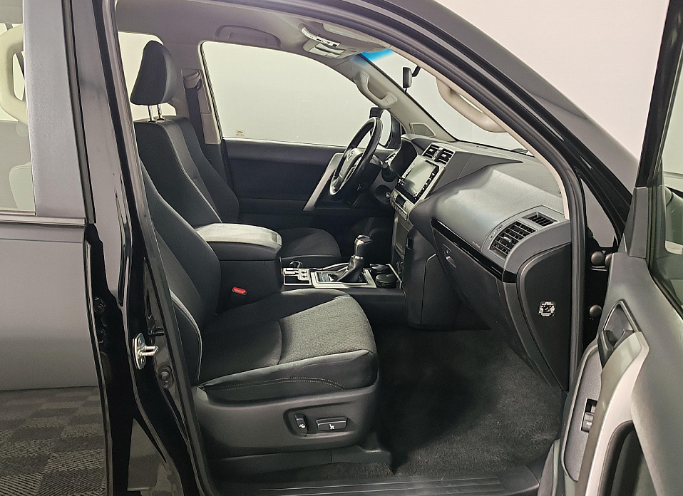 Toyota Land Cruiser Prado, 150 Series Рестайлинг 2 2.7 AT (163 л.с.) 4WD