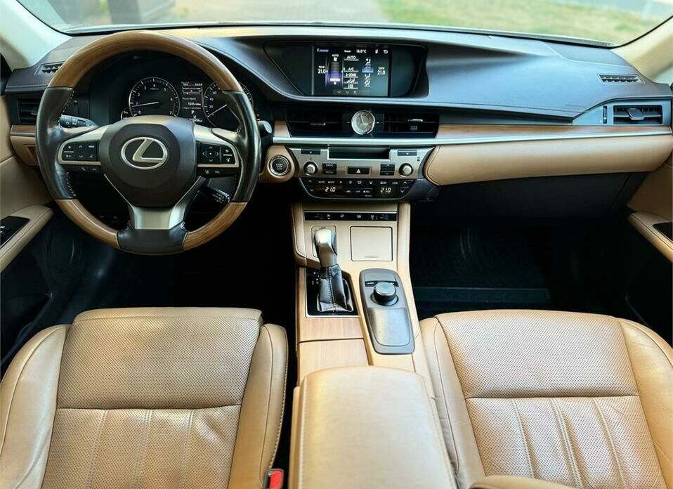 Lexus ES 250 2.5 AT (184 л.с.)