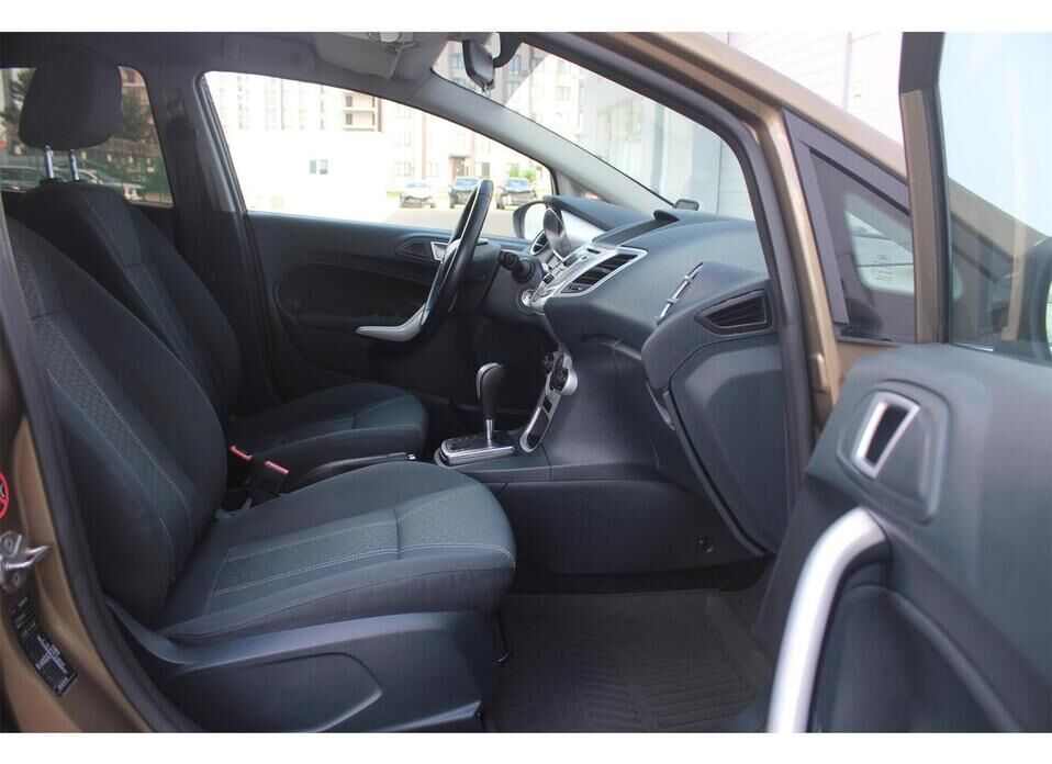 Ford Fiesta 1.4 AT (96 л.с.)