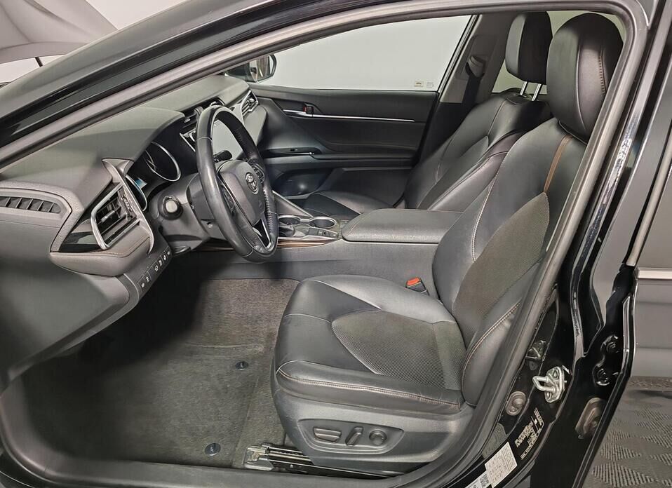 Toyota Camry, VIII (XV70) 2.5 AT (181 л.с.)