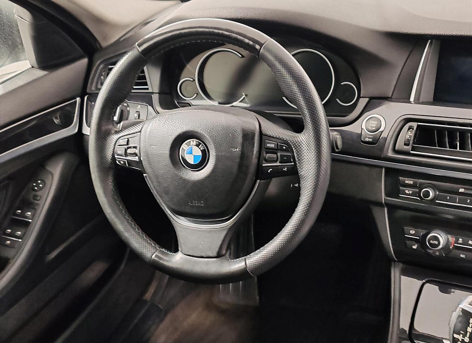 BMW 5 серии, VI (F10/F11/F07) 525d xDrive 2.0d AT (218 л.с.) 4WD