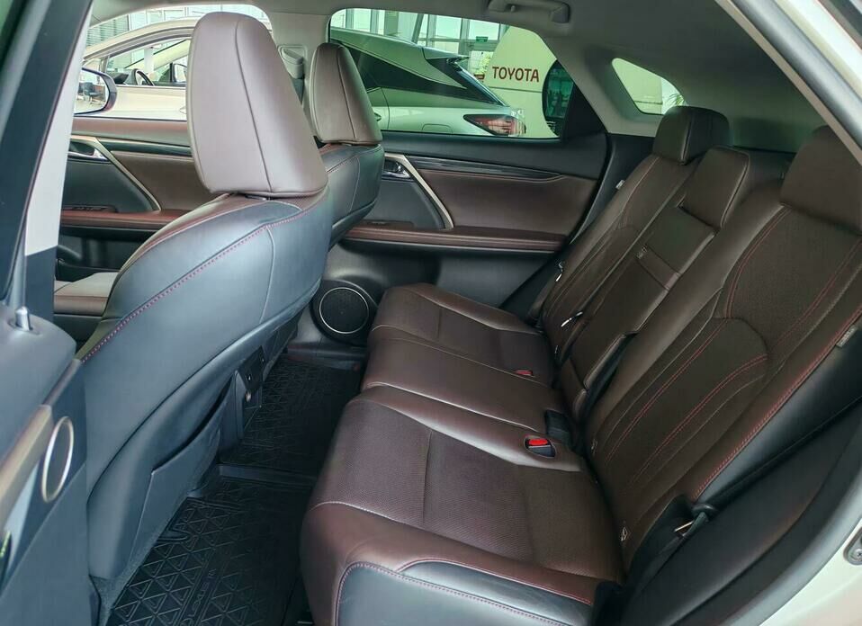 Lexus RX 200t 2.0 AT (238 л.с.) 4WD
