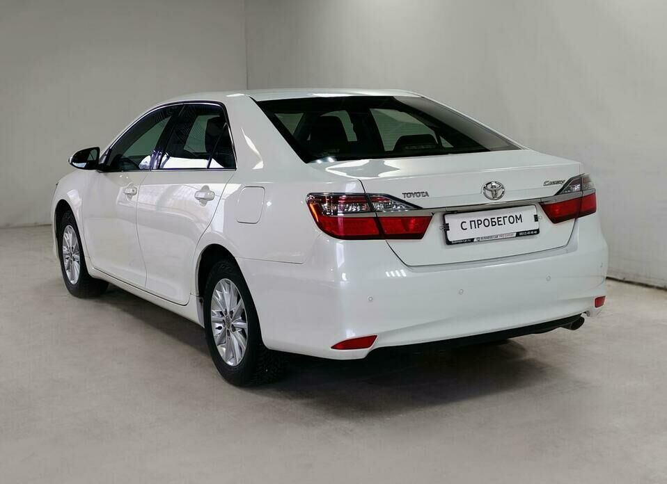 Toyota Camry 2.5 AT (181 л.с.)