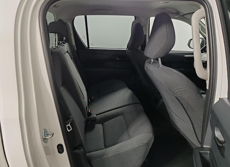 Toyota Hilux, IX 2.8d MT (204 л.с.) 4WD