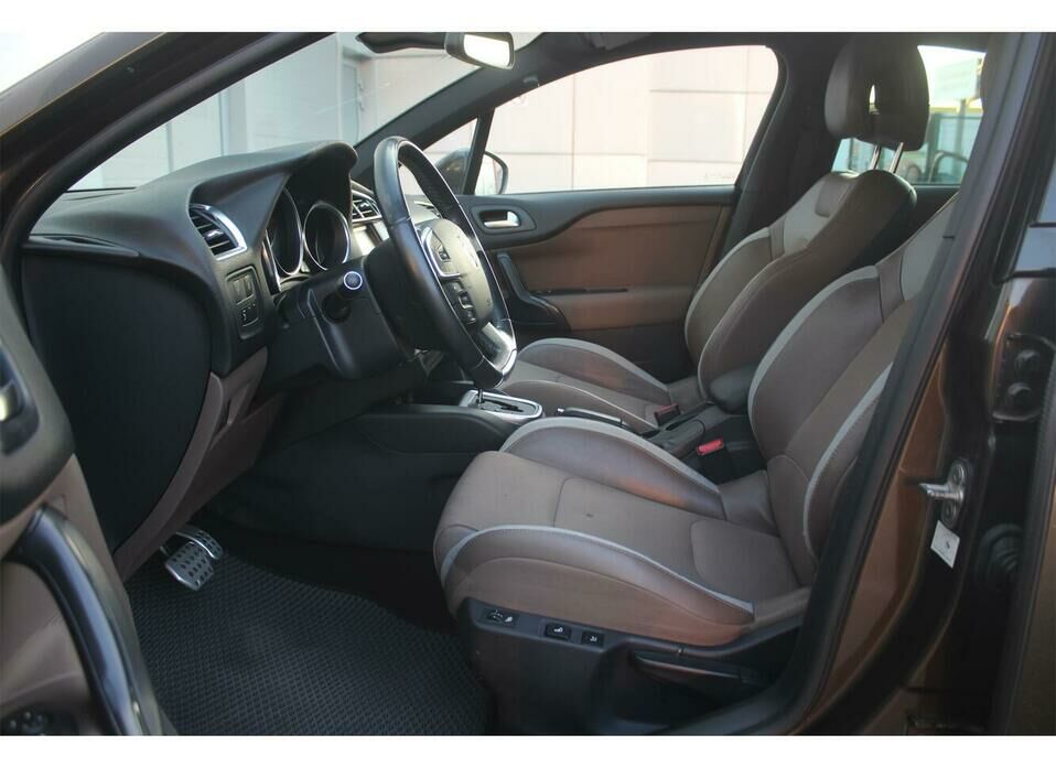 Citroen DS4 1.6 AT (150 л.с.)