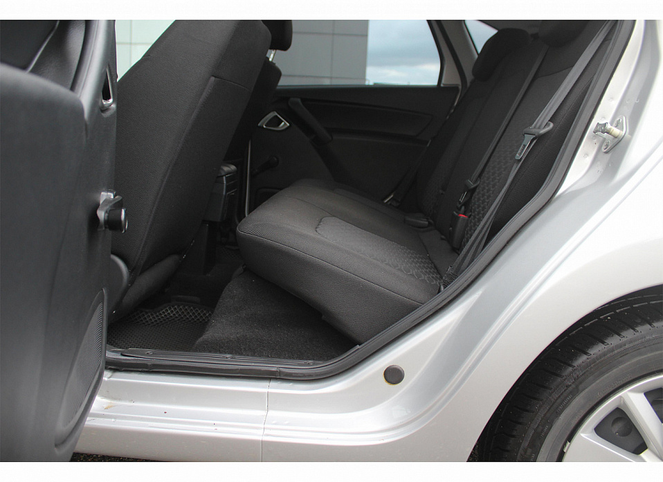 LADA (ВАЗ) Granta, I Рестайлинг Euro-2 1.6 MT (90 л.с.)