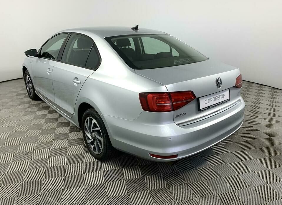 Volkswagen Jetta 1.6 AT (110 л.с.)