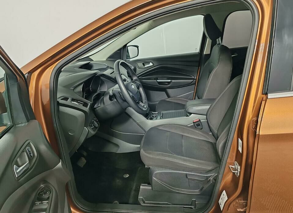 Ford Kuga 2.5 AT (150 л.с.)