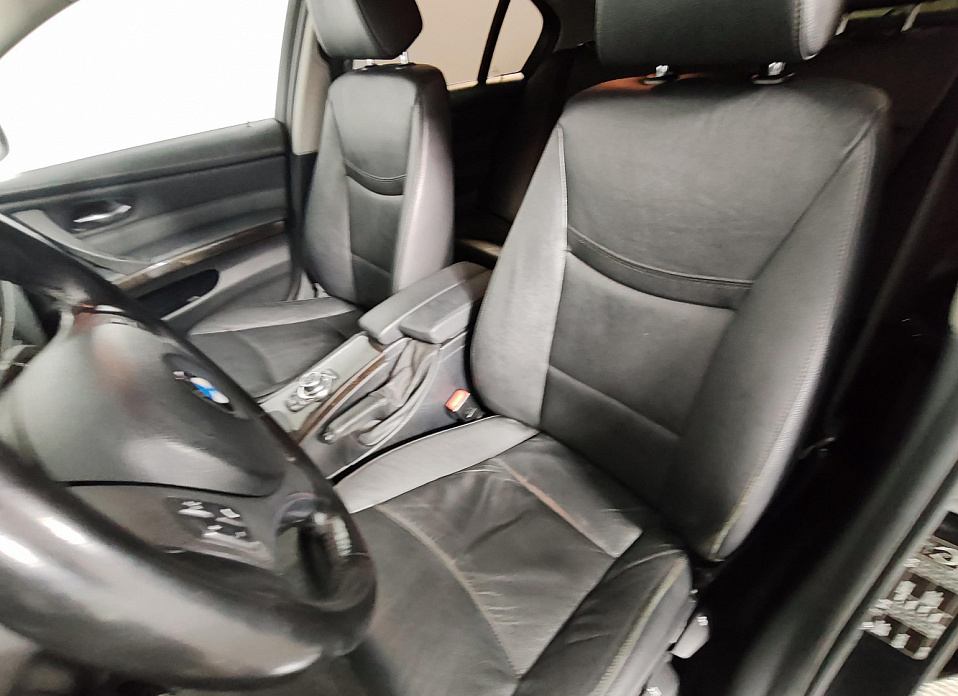 BMW 3 серии, V (E90/E91/E92/E93) Рестайлинг 320i 2.0 AT (156 л.с.)