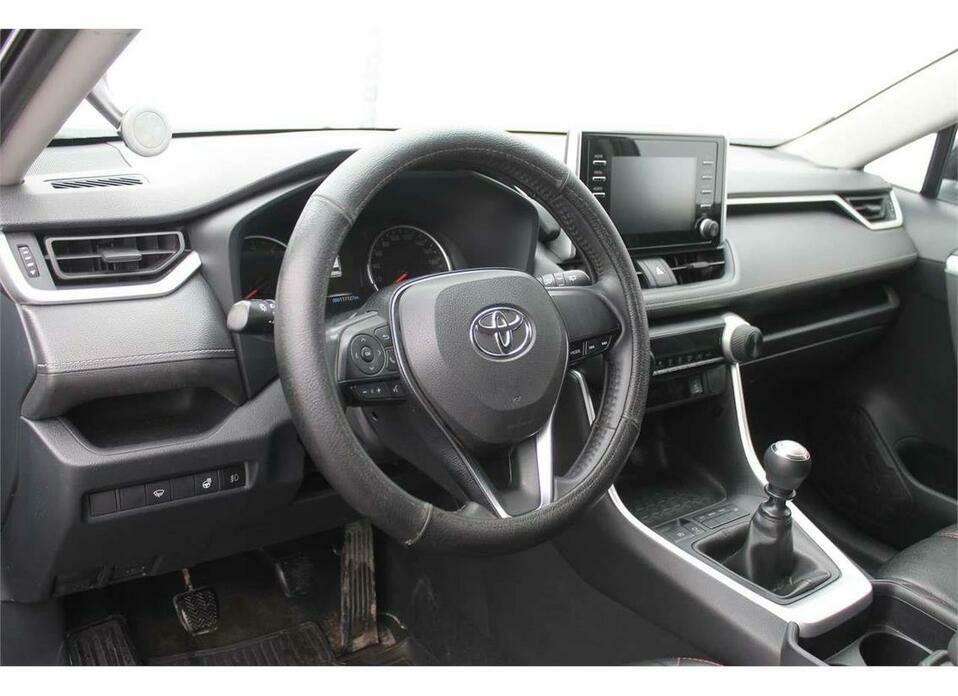 Toyota RAV4 2.0 MT (149 л.с.)