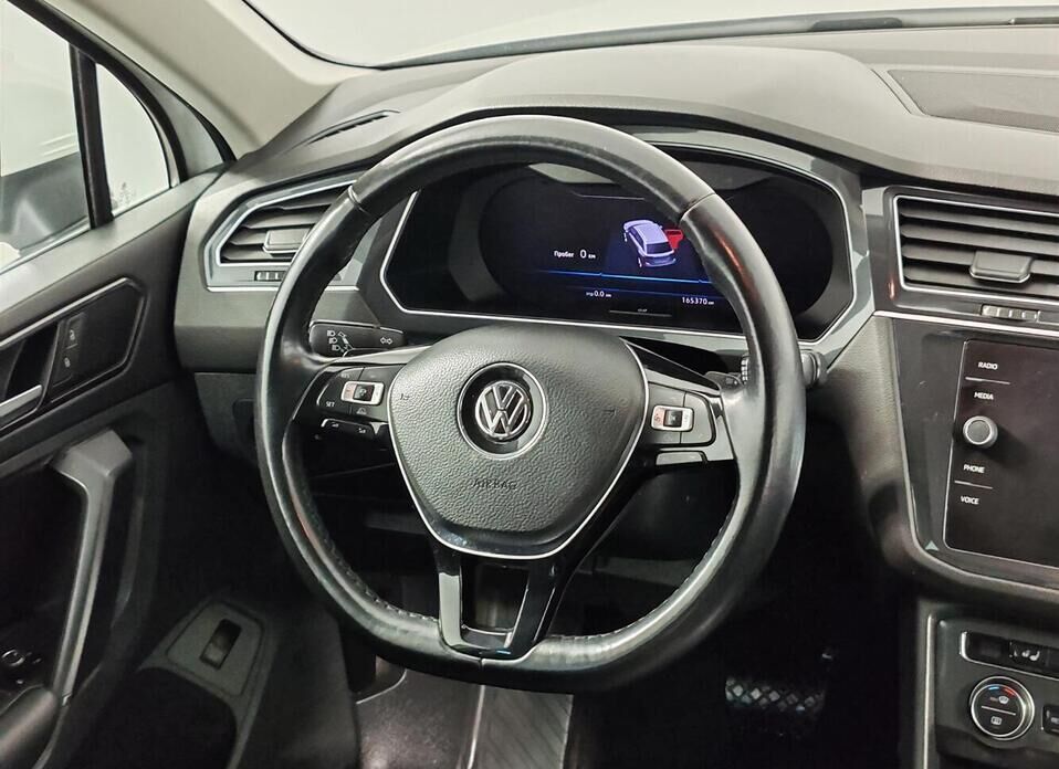 Volkswagen Tiguan, II 2.0 AMT (180 л.с.) 4WD