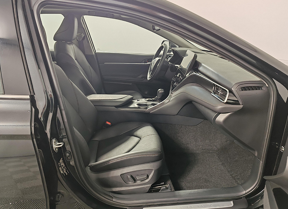 Toyota Camry, VIII (XV70) Рестайлинг 2.5 AT (209 л.с.)