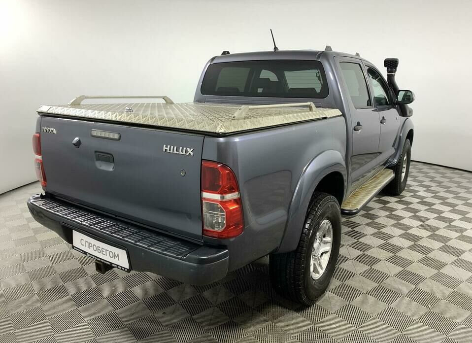 Toyota Hilux 2.5d MT (144 л.с.) 4WD