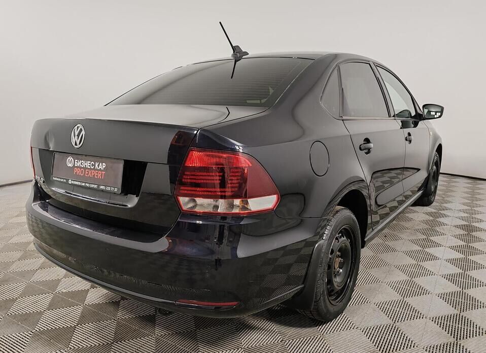 Volkswagen Polo 1.6 AT (110 л.с.)
