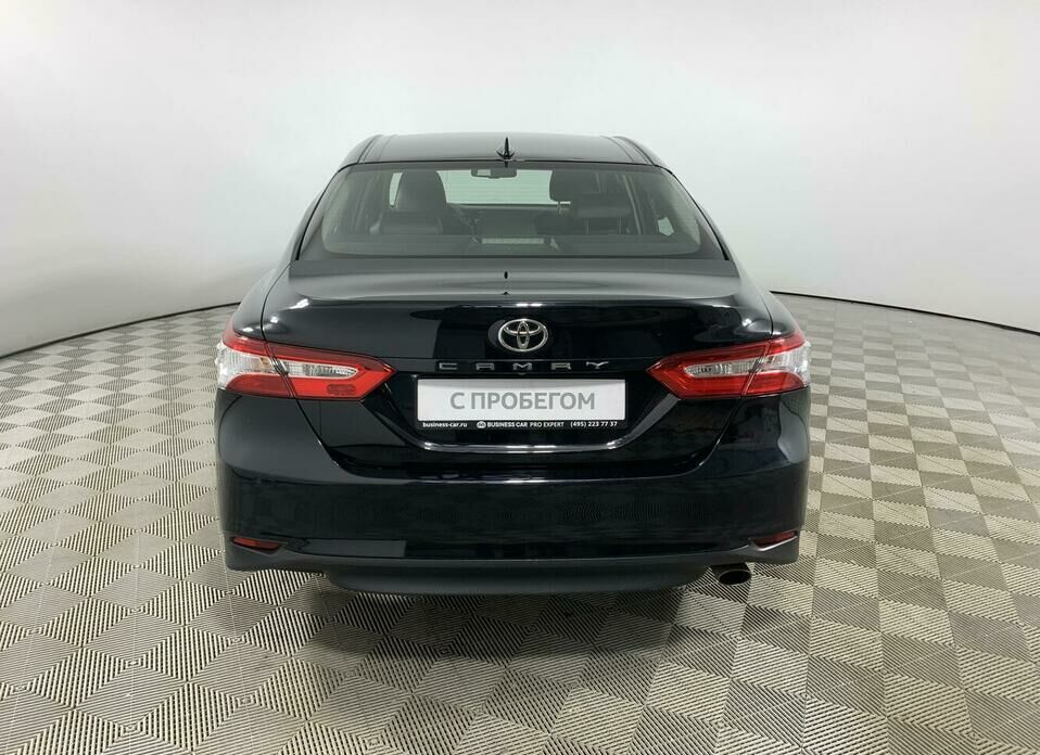 Toyota Camry 2.5 AT (181 л.с.)