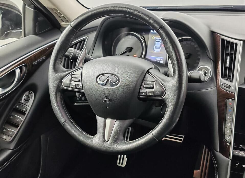Infiniti Q50 2.0 AT (211 л.с.)
