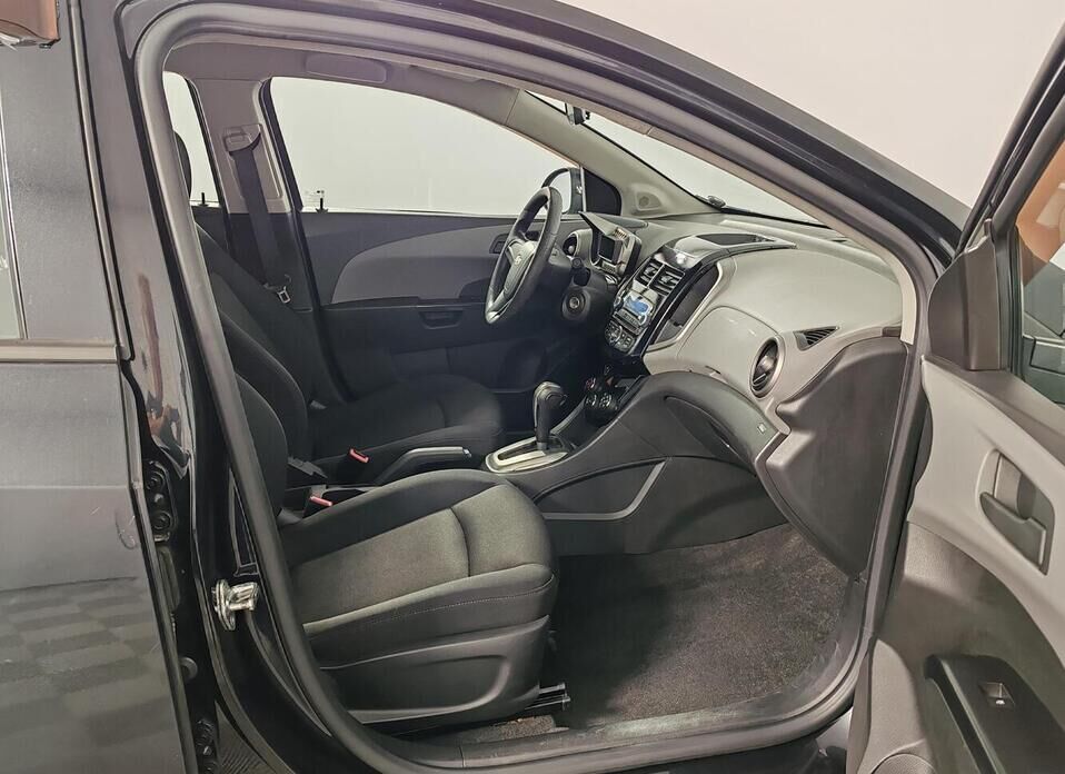 Chevrolet Aveo 1.6 AT (115 л.с.)