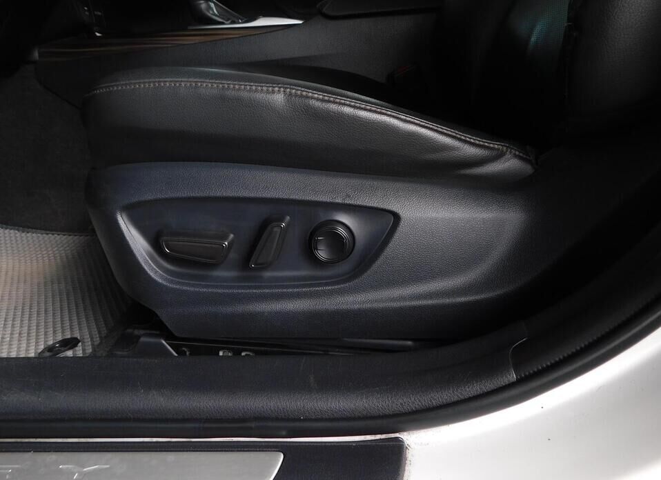 Toyota Camry, VIII (XV70) 2.5 AT (181 л.с.)