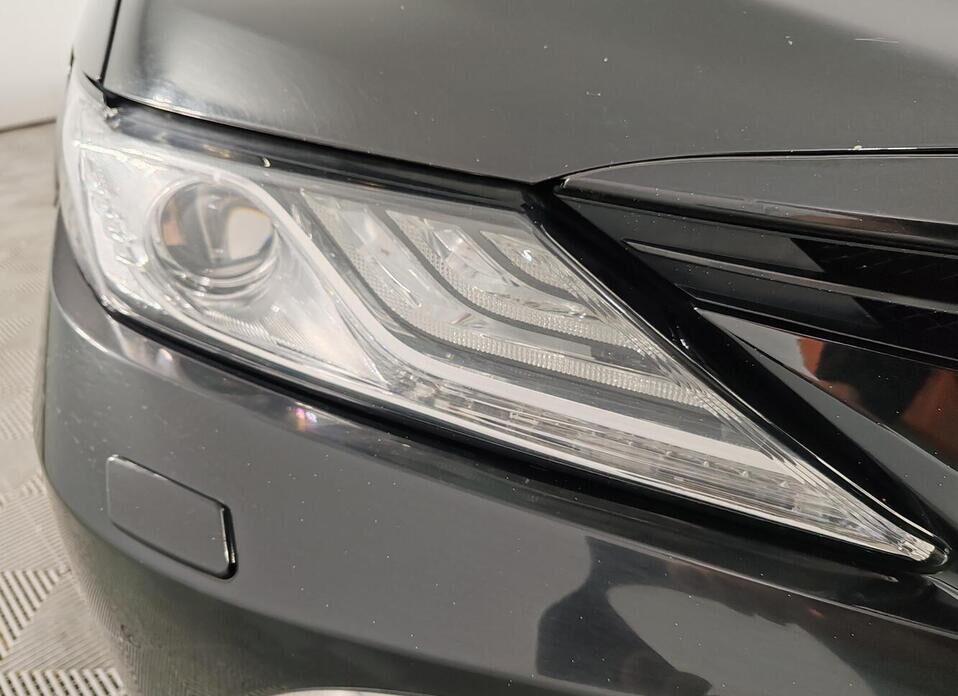 Toyota Camry 2.5 AT (200 л.с.)