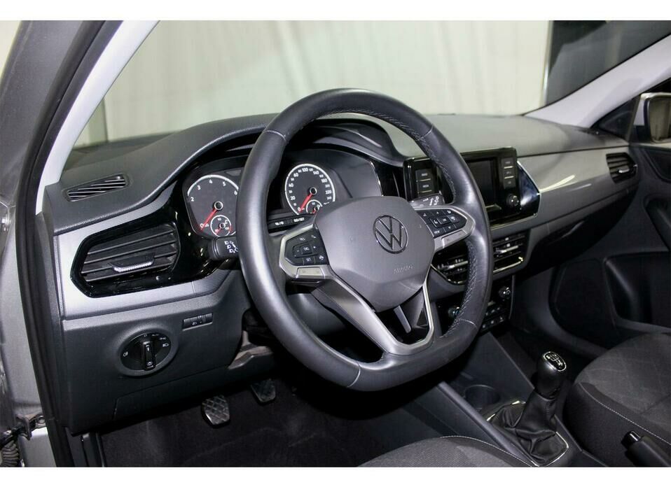 Volkswagen Polo 1.6 MT (110 л.с.)
