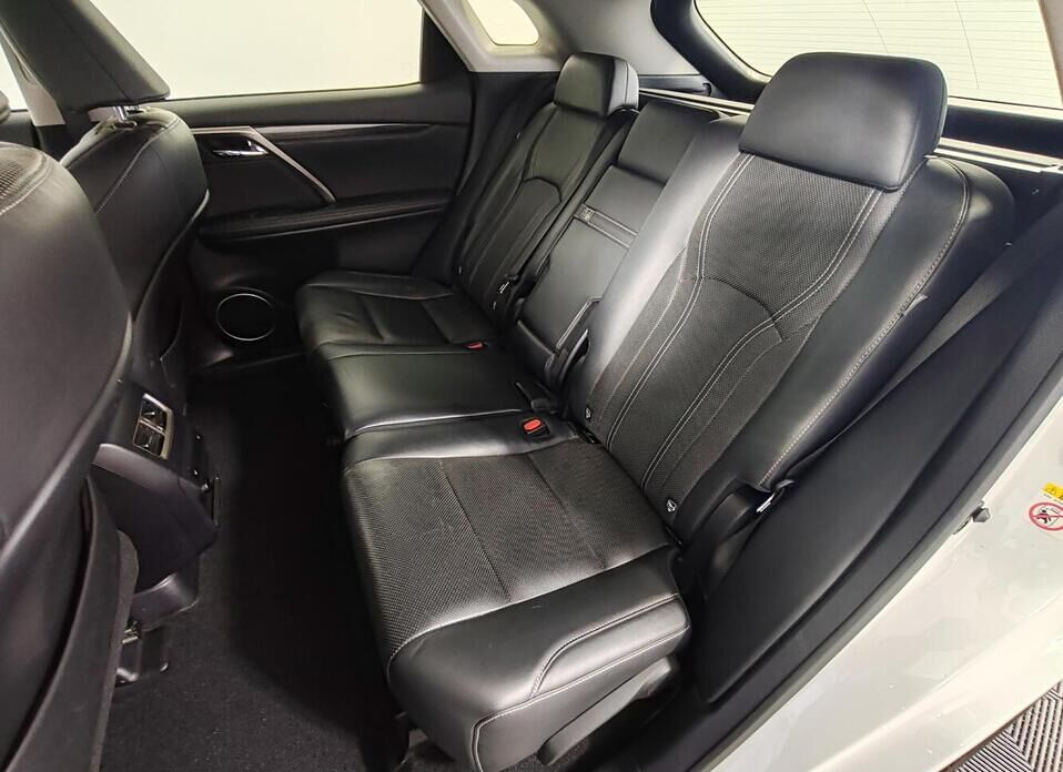 Lexus RX, IV 200t 2.0 AT (238 л.с.) 4WD