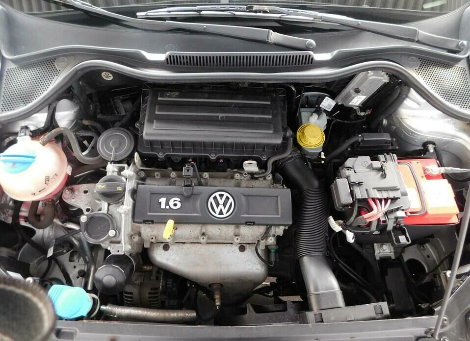 Volkswagen Polo 1.6 AT (105 л.с.)