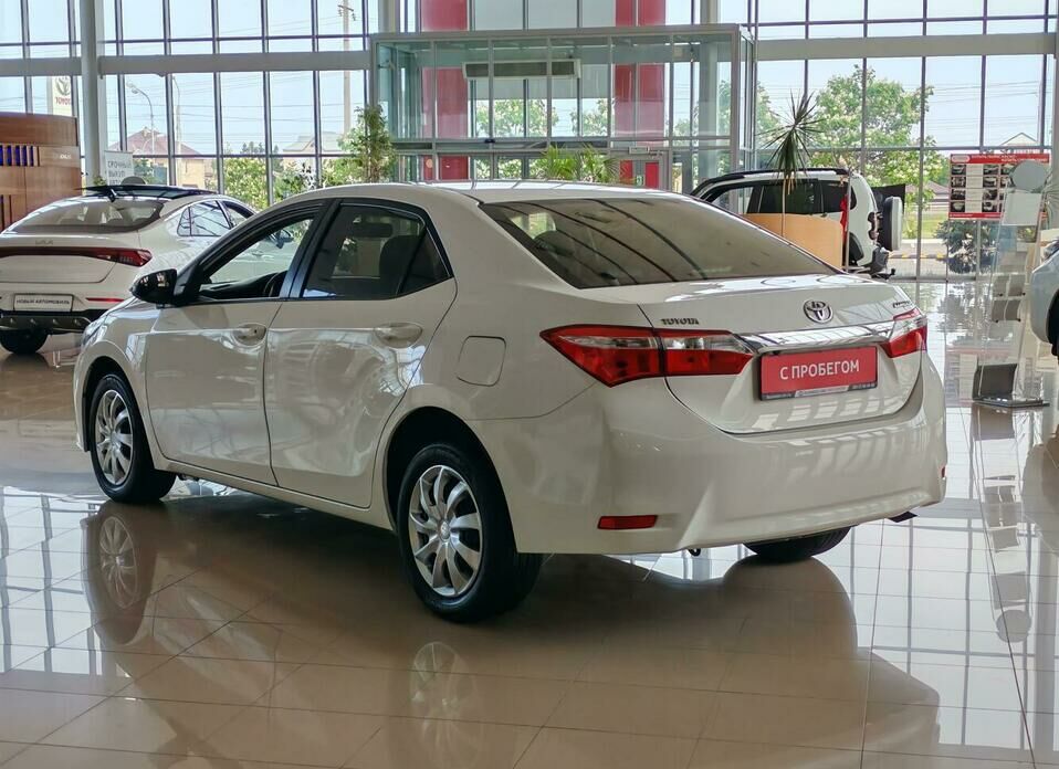 Toyota Corolla 1.6 CVT (122 л.с.)