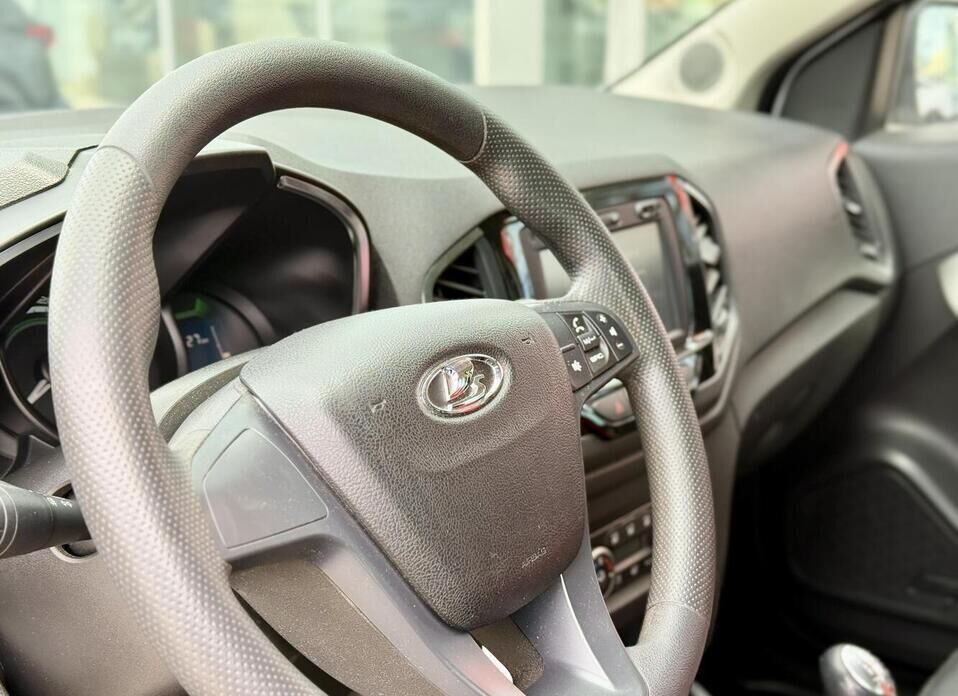 LADA (ВАЗ) XRAY, I 1.6 MT (110 л.с.)