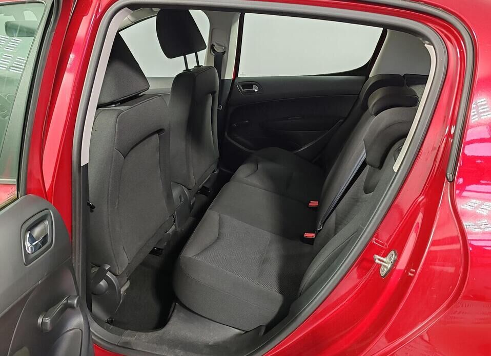 Peugeot 308 1.6 AT (120 л.с.)