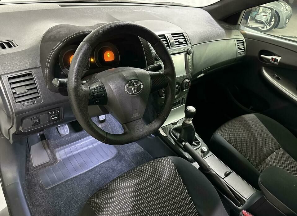 Toyota Corolla 1.6 MT (124 л.с.)