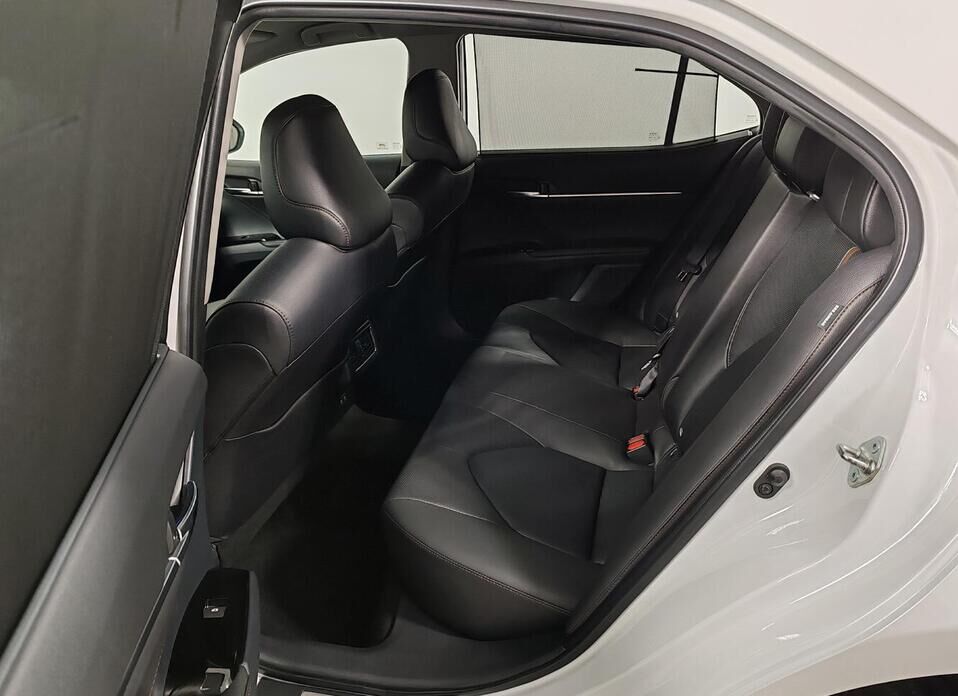 Toyota Camry, VIII (XV70) 3.5 AT (249 л.с.)