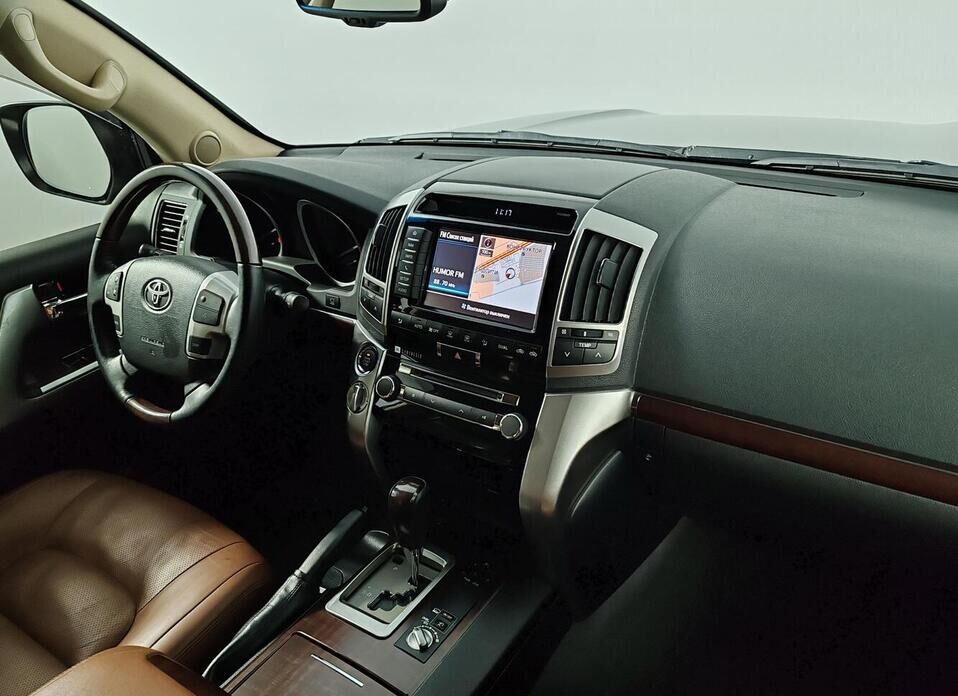 Toyota Land Cruiser, 200 Series Рестайлинг 1 4.5d AT (235 л.с.) 4WD