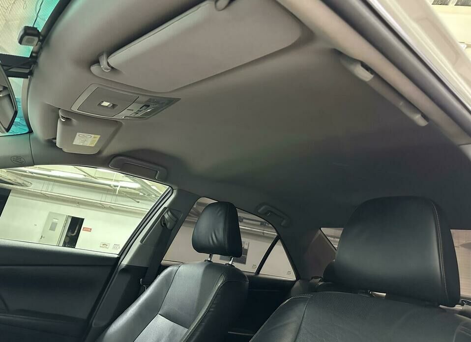 Toyota Camry 2.5 AT (181 л.с.)
