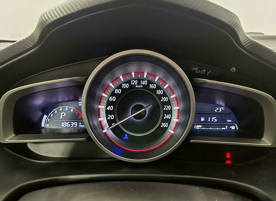 Mazda 3 1.6 AT (104 л.с.)