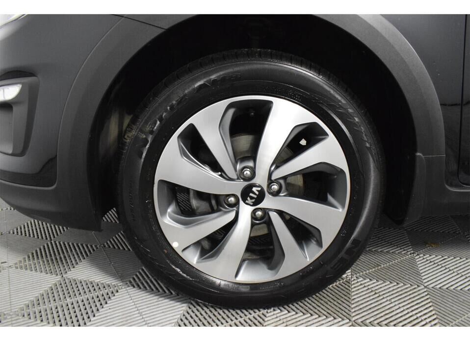 Kia Rio X-Line 1.6 AT (123 л.с.)
