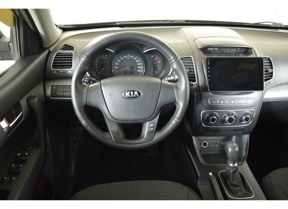 Kia Sorento 2.4 MT (175 л.с.)