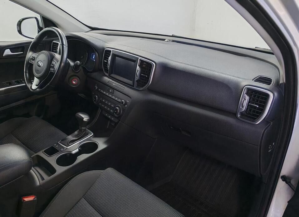 Kia Sportage, IV 2.0 AT (150 л.с.)