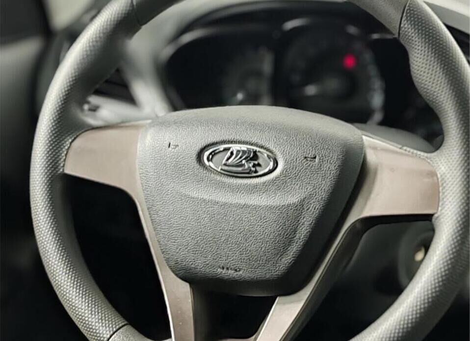 LADA (ВАЗ) Vesta, I 1.6 MT (106 л.с.)