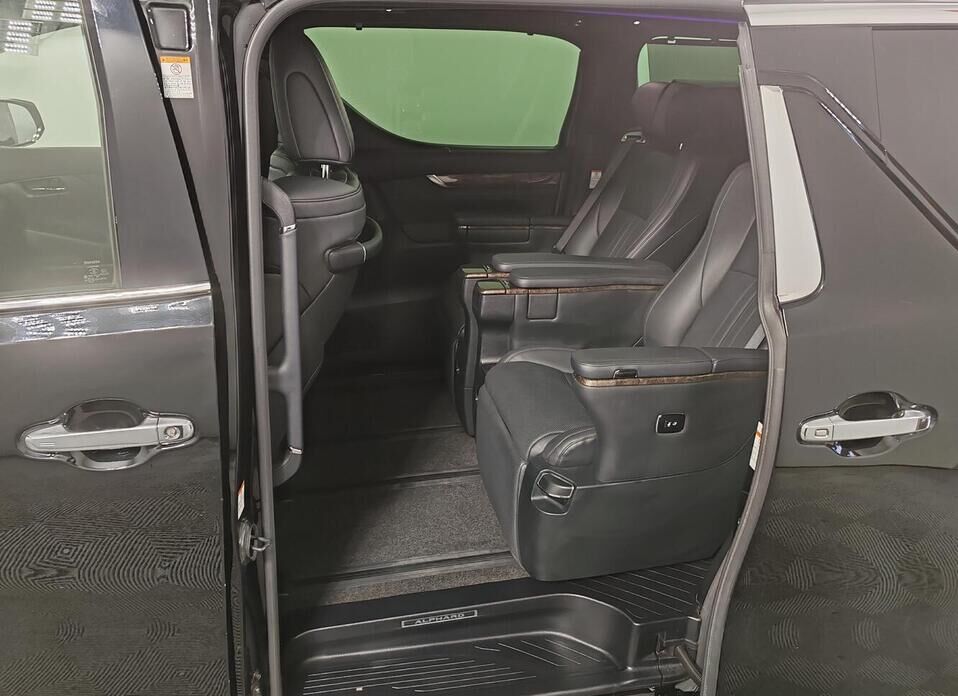 Toyota Alphard, III Рестайлинг 3.5 AT (300 л.с.)