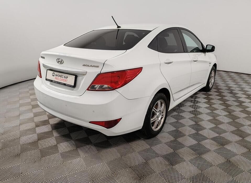 Hyundai Solaris, I Рестайлинг 1.6 AT (123 л.с.)