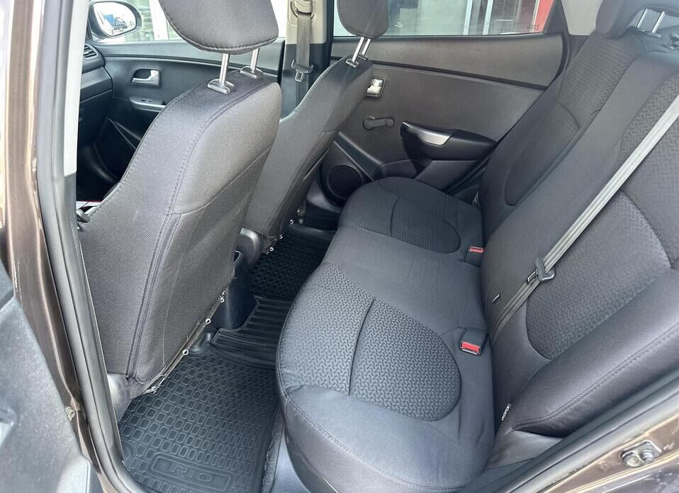 Kia Rio, III Рестайлинг 1.4 MT (107 л.с.)