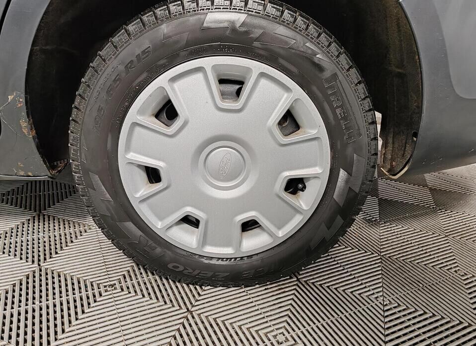 Ford Focus, II Рестайлинг 1.6 MT (100 л.с.)